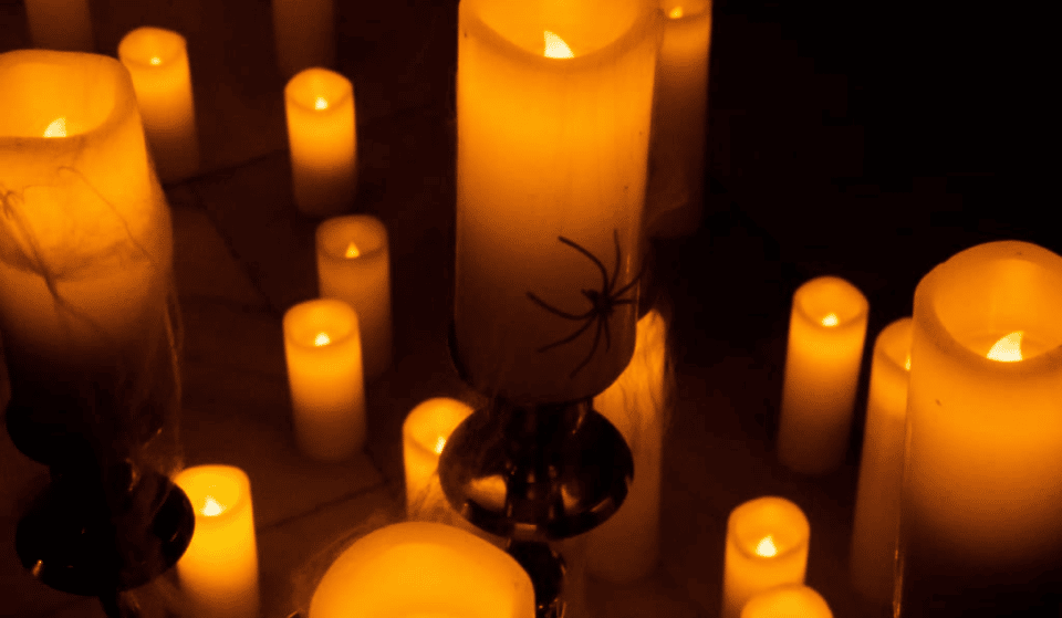Candlelight Halloween : les musiques des films d’Halloween hantent l’énigmatique Hôtel Carlton !